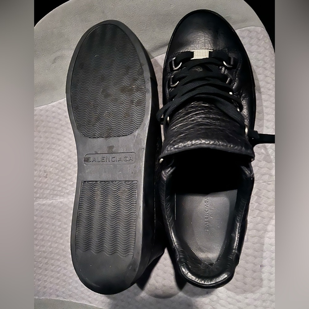 Balenciaga Mens Black Low Top Arena Sneakers